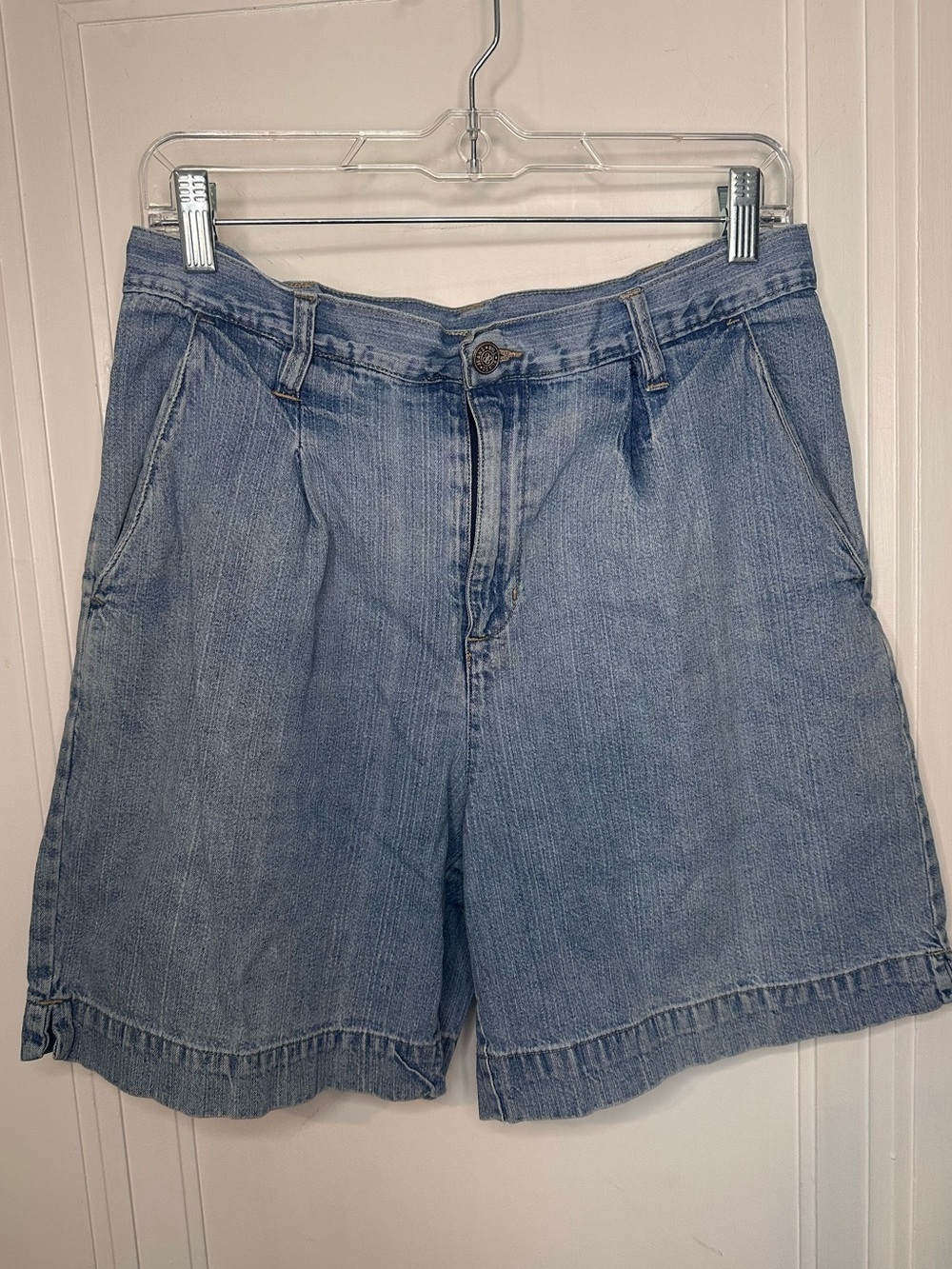 Vintage Bill Blass Jean Shorts size 6 pleated